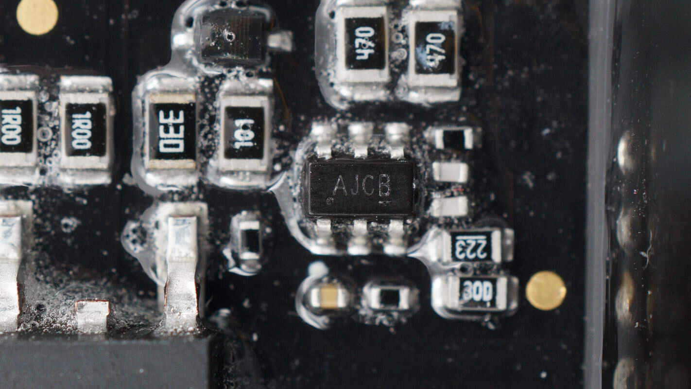 Teardown of DJI 2600W 1024Wh Power 1000 V2 Portable Power Station-Chargerlab